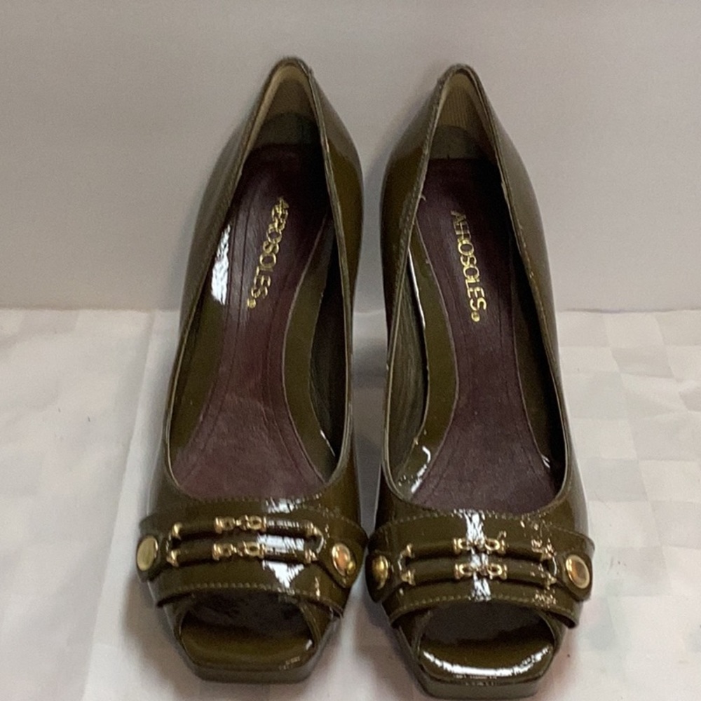Aerosoles size 7.5, Olive green,  3” wide heels